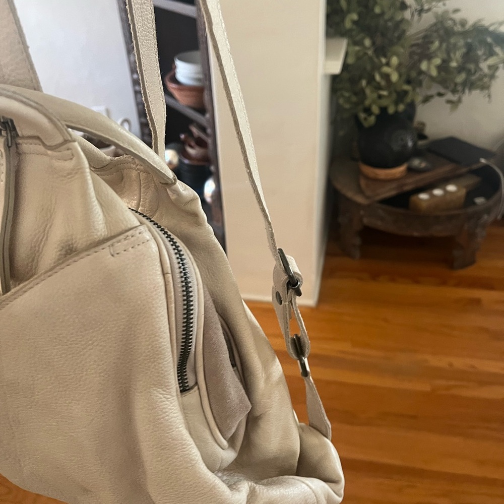 Stylish Cream Backpack - image 3